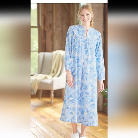 Lang of Salz Lung Women 1X Sleeping Moon And Stars Celestial Flannel Nightgown - Picture 2 of 12